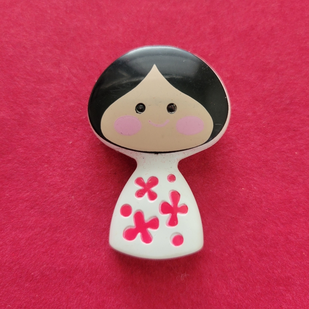 1970 Avon Solid Fragrance Glace Brooch Pin Pals Small World